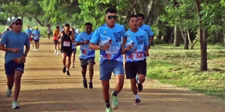 Con buena respuesta se realizó la Carrera del Día del Padre.
