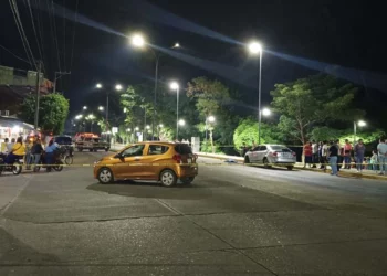 Elementos de la Policía Vial del Estado resguardaron el bulevar Francisco Fernández Arteaga.