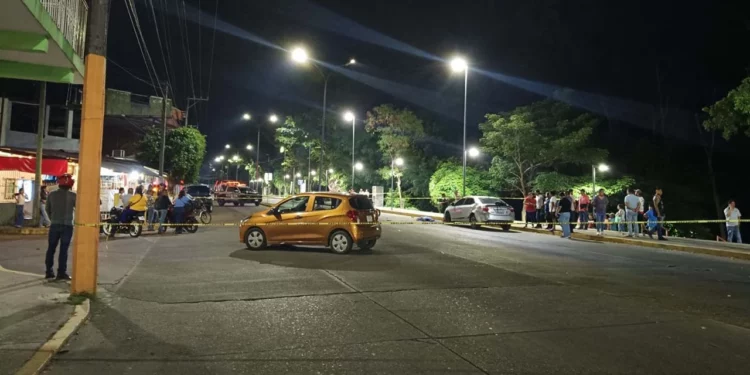 Elementos de la Policía Vial del Estado resguardaron el bulevar Francisco Fernández Arteaga.