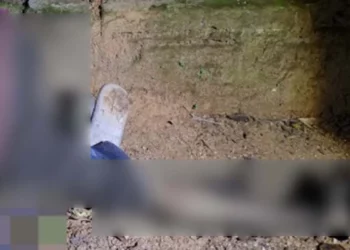 Elementos de la AEI recolectaron un casquillo percutido calibre 9mm en el paraje El Calvario tras el homicidio del joven de 27 años.