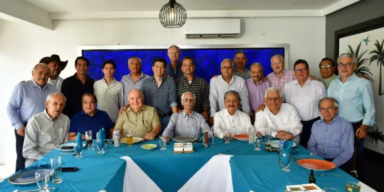 Fotos: Rubén Morales // Don Julio Calvo dirigió unas palabras de agradecimiento a sus invitados, recordando que la amistad ha sido uno de los grandes pilares de su vida
