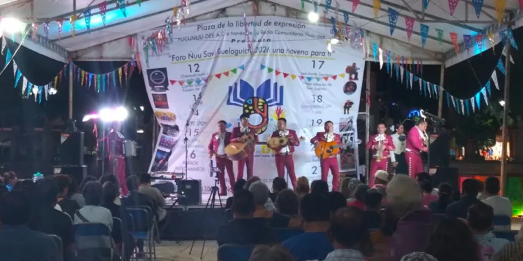 El foro se lleva a cabo del 12 al 21 de julio en el Parque Independencia de Huajuapan de León.