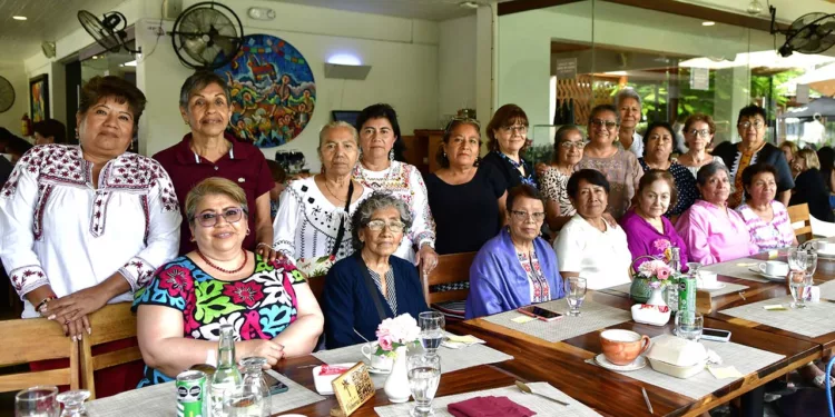 Fotos: Rubén Morales // Ex trabajadoras del Poder Judicial Federal compartieron una agradable mañana de convivencia para celebrar a las cumpleañeras del mes de julio.