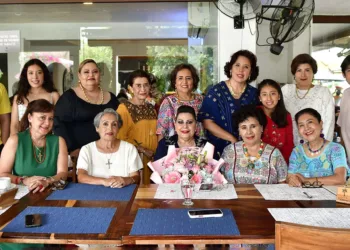 Fotos: Rubén Morales // Familiares y amistades se reunieron para celebrar el cumpleaños de Melly Domínguez, compartiendo un agradable desayuno.