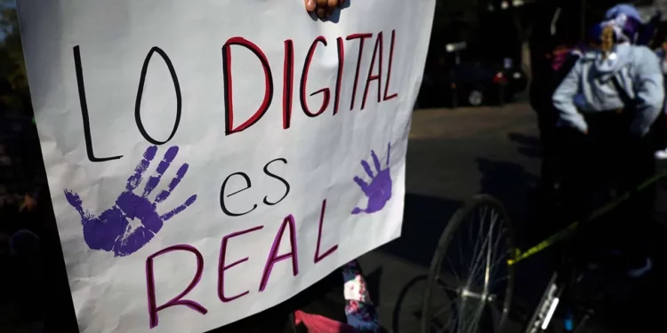 La Fiscalía Especializada en Delitos Electorales de Oaxaca investiga perfiles falsos y campañas de difamación en redes sociales orientadas a frenar la participación política de las mujeres.