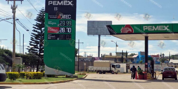 Superan 101 gasolineras de Oaxaca precio tope al diésel