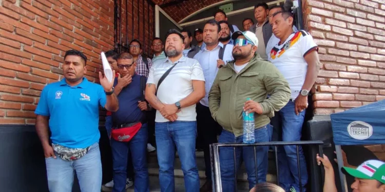 Sin transparentar su aplicación y mucho menos la asignación de recursos o la forma de gasto de 800 mdp entregados por el gobierno federal a la dirigencia de la Sección 22