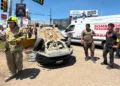 El automóvil Chevrolet Spark quedó completamente destrozado de la parte frontal tras chocar contra el Jetta en el cruce de la vía federal 175.