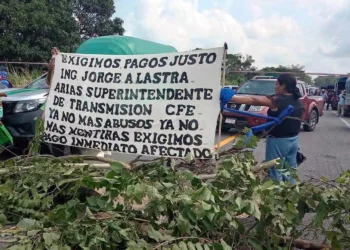 Foto: redes sociales // El bloqueo generó severas afectaciones viales y largas filas de vehículos.