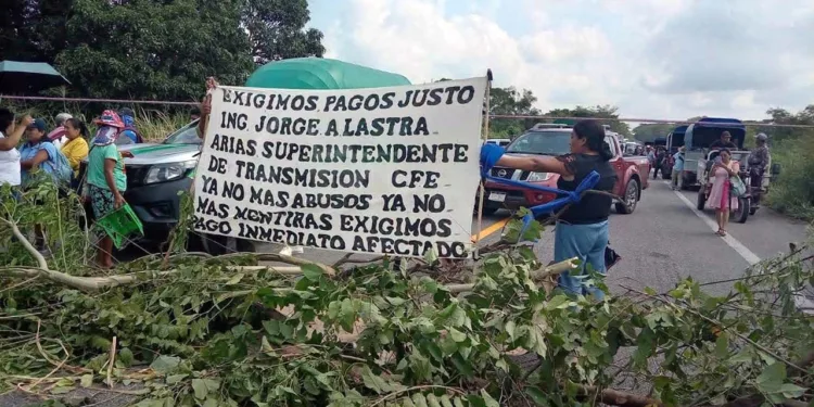 Foto: redes sociales // El bloqueo generó severas afectaciones viales y largas filas de vehículos.