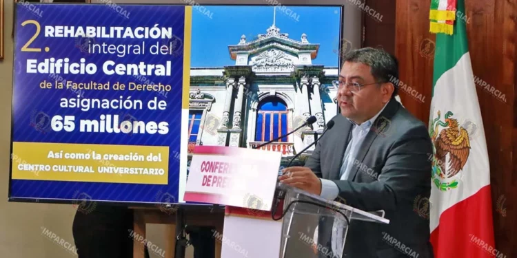 Foto: Adrián Gaytán // Farid Acevedo, un rector en la mañanera del gobierno estatal