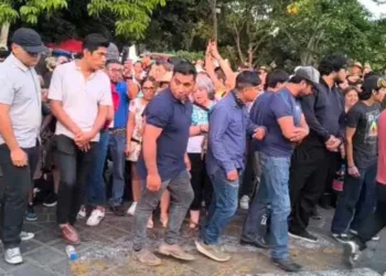 Foto: redes sociales // Gobierno con muchas explicaciones aún por ofrecer por la presencia de un grupo de choque en el Desfile de Delegaciones.