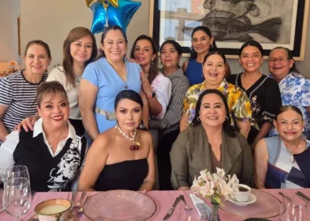 Foto: Rubén Morales // Isabel García disfrutó de una emotiva celebración de cumpleaños rodeada del cariño de sus amigas.