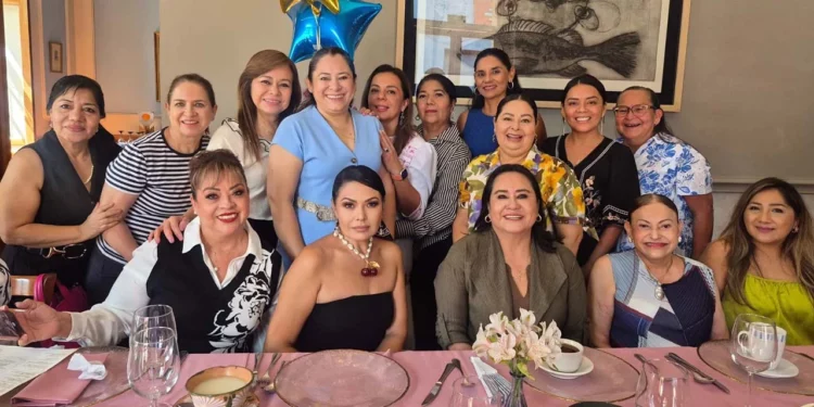 Foto: Rubén Morales // Isabel García disfrutó de una emotiva celebración de cumpleaños rodeada del cariño de sus amigas.