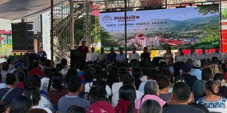 Foto: Municipio de Santa Catarina Juquila // La asamblea comunitaria que votó severas disposiciones ambientalistas.