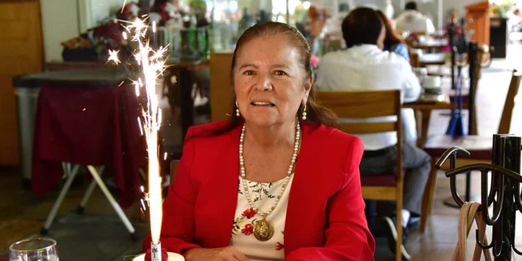 Foto: Rubén Morales // Lucy Peralta Ortiz disfrutó de un agradable desayuno, pastel y las tradicionales "Mañanitas".