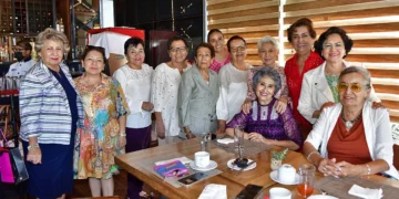 Fotos: Rubén Morales // Mina Fernández, Elia Rámos, Soco Herrera, Alicia Mendoza, Flor Martínez, Tere Domínguez, Ursula Bolaños Cacho, Isela Acosta, Silvia Pérez Díaz, Lorena y Judith Benítez.