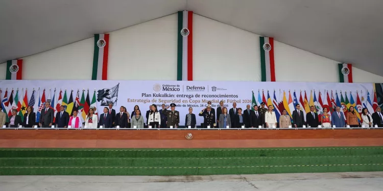 Presidenta entrega reconocimientos a por Plan Kukulkán
