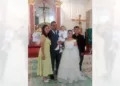 Carlos Méndez y Soledad Alavez celebraron su matrimonio y en la misma ceremonia bautizaron a su hijo Carlos Gabriel.