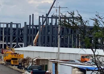 Foto: redes sociales // La construcción de hospitales del ISSSTE e IMSS en San Lorenzo Cacaotepec.