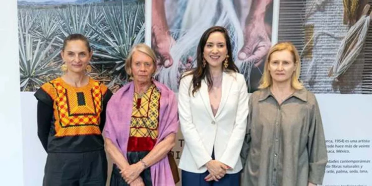 La exposición reconoce la riqueza de los saberes textiles de Oaxaca, reflejados en la obra de Trine Ellitsgaard.