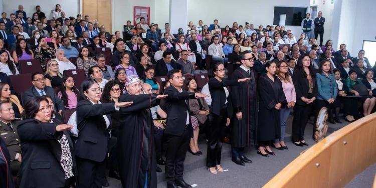 Foto: cortesía // En Sesión Solemne de los Plenos conjuntos del Tribunal Superior de Justicia y del Consejo de la Judicatura rindieron protesta los integrantes de la Comisión para la aplicación del CNPCyF.
