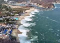 Foto: Protección Civil // Autoridades alertan ante el fenómeno de Mar de Fondo en las costas oaxaqueñas.