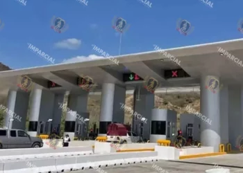 Al automatizar el cobro, el flujo vehicular será continuo, se reducirá el riesgo de asaltos en las inmediaciones de las plazas de cobro y se garantizará una mayor transparencia fiscal en la recaudación del peaje. Foto: Archivo Imparcial