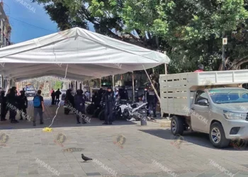 Foto: Jesús Santiago // Ayer comenzó la invasión de las estructuras para las “expo ferias” de Guelaguetza.
