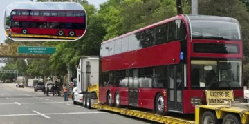 Oaxaca estrenará su primer BinniBus de dos pisos; la nueva unidad sorprende a usuarios en las calles de la capital