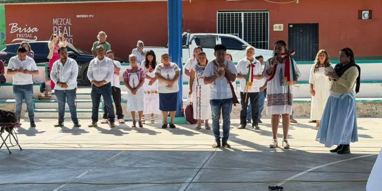 Foto: redes sociales // Buscan destituir a la primera mujer presidenta municipal en Santa Catarina Minas.
