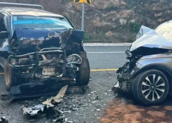 Brutal encontronazo en la autopista a la Costa: cuatro heridos tras invasión de carril