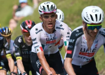 ¡Isaac del Toro hace historia en Francia! El mexicano escala al podio del Tour y desafía a los gigantes del ciclismo
