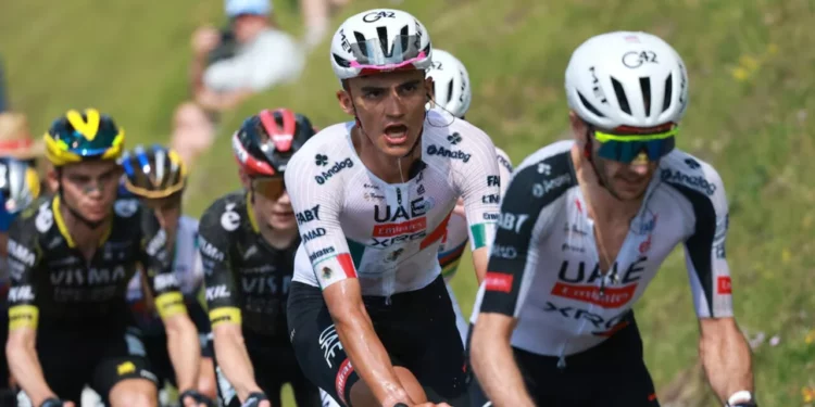 ¡Isaac del Toro hace historia en Francia! El mexicano escala al podio del Tour y desafía a los gigantes del ciclismo
