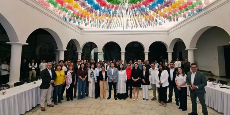 Ciudadanos, especialistas, organizaciones civiles y autoridades participaron en la presentación de la estrategia.