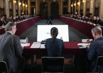 Claudia Sheinbaum recibió a representantes empresariales en Palacio Nacional.