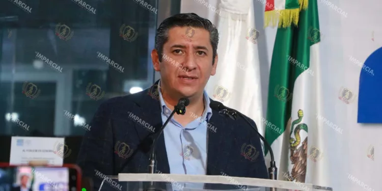 Foto: Adrián Gaytán // Conferencia de prensa del fiscal, Bernardo Rodríguez Alamilla.