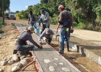 La dependencia federal explicó que, de 2027 a 2030 se invertirán anualmente 5 mil 999 millones de pesos en el rubro de caminos artesanales.