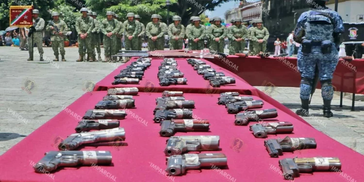 Foto: Adrián Gaytán // Exhibición de las armas que fueron destruidas.