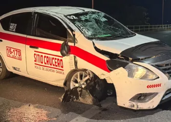 El vehículo de alquiler del sitio Crucero terminó con severos daños materiales.