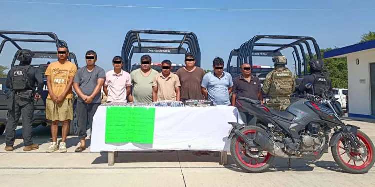 Elementos del Ejército, Guardia Nacional y la AEI sitiaron las inmediaciones del Motel Xhaiba durante el inicio de la redada contra extorsionadores.