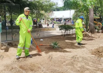 Foto: Adrián Gaytán // El caucho para calistenia está cancelado, pero prosiguen las obras en el Paseo Juárez, El Llano.
