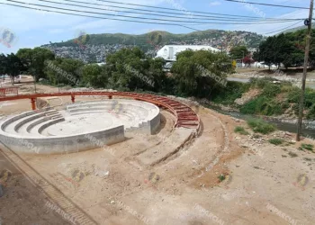 Foto: Lisbeth Mejía // El teatro al aire libre demolido la semana pasada sin ser “estrenado” y sin explicación alguna.