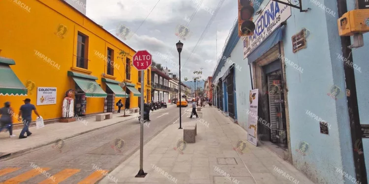 Foto: Jesús Santiago // Este domingo fue inaugurada la ampliación de banquetas en la calle 20 de Noviembre.