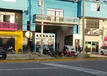 Un cadáver a la puerta y la misma exigencia de siempre: vecinos piden cerrar el bar en Villa de Etla