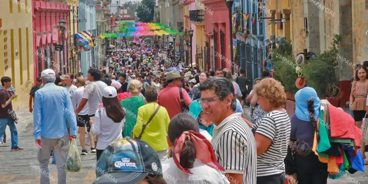 Foto: Adrián Gaytán // Hoteleros guardan reservas respecto a la ocupación y cifra de visitantes por Guelaguetza.