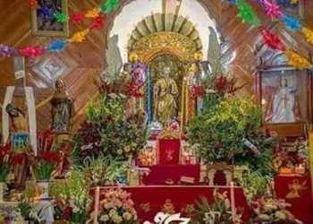 Interior del templo de San Pedro Ixtlahuaca.