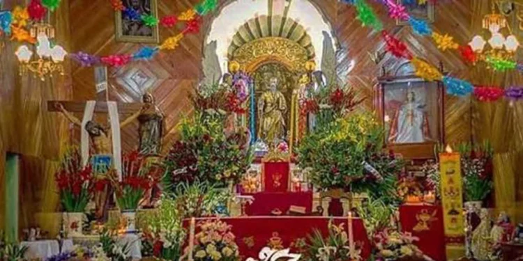 Interior del templo de San Pedro Ixtlahuaca.
