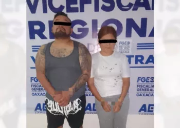 La AEI detuvo a Miguel Ángel A. S. y Diana Ivonne B. G. a bordo de un automóvil sin placas.