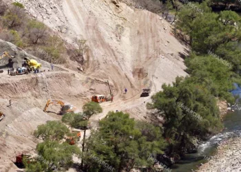 La federación hizo público el proceso de licitación para la supervisión externa de la construcción de la presa.
